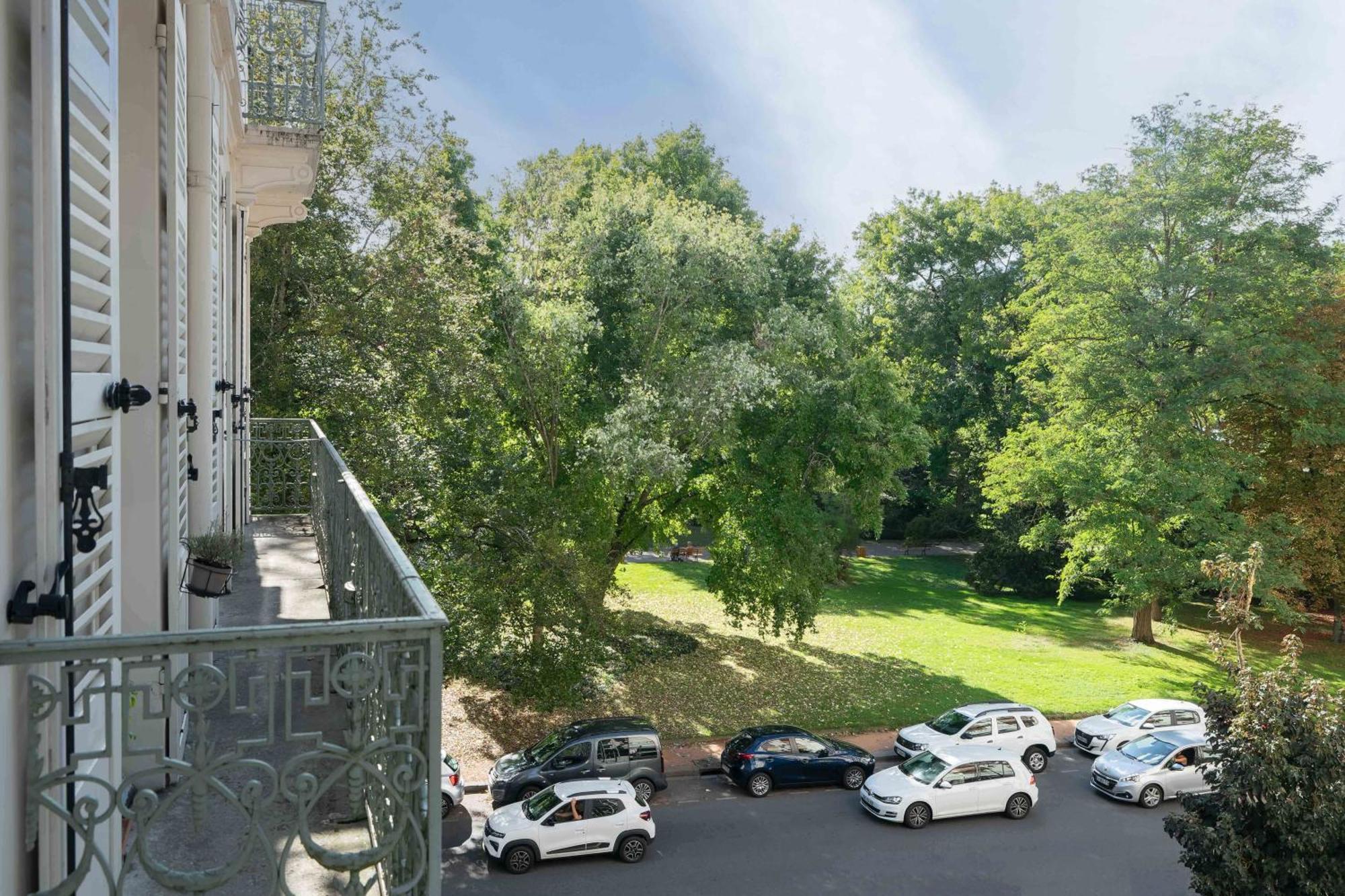 Le Brit - Grand Appartement Design, 3 Chambres, Centre Ville 维琪 外观 照片